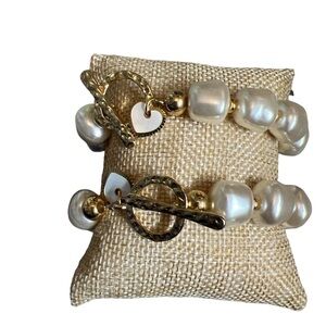 Freshwater pearl handmade stretch bracelet w heart charm